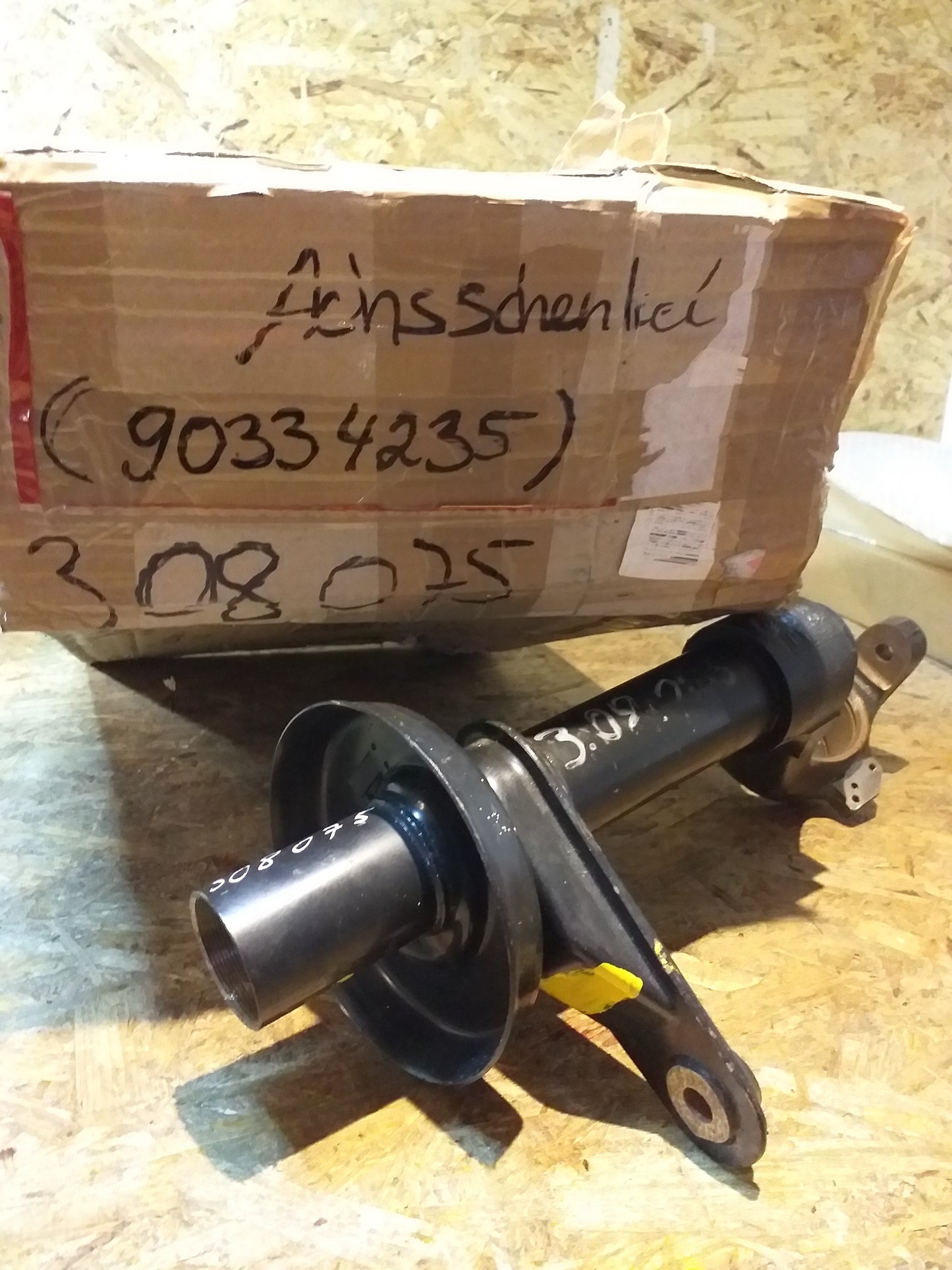 Kadett E Achsschenkel original GM Opel NEU