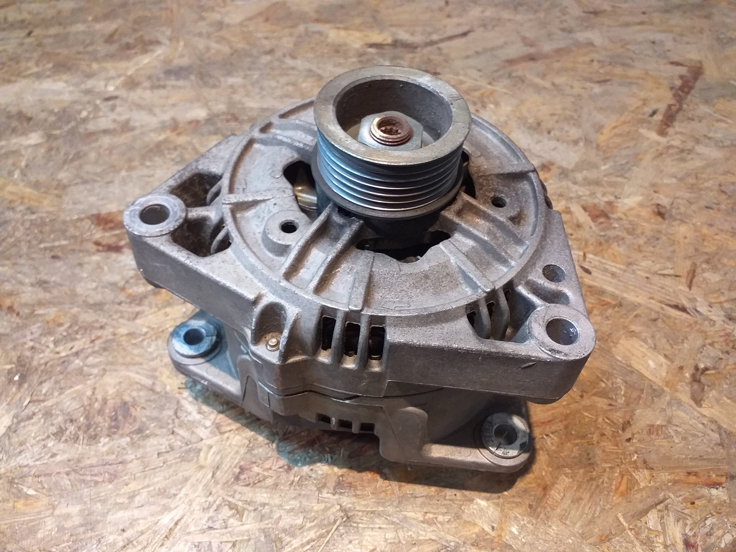 Omega B Lichtmaschine 14V, 120A original Bosch NEU