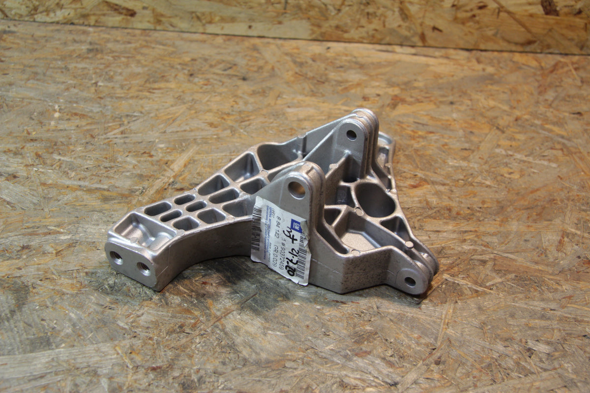 Original GM Opel Halter ALU Motoraufhängung vorne rechts 90372459 Astra F , Astra F Cabrio