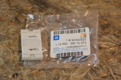 Original GM Opel Klammer Zierleiste an Heckklappe 90340523 Kadett E