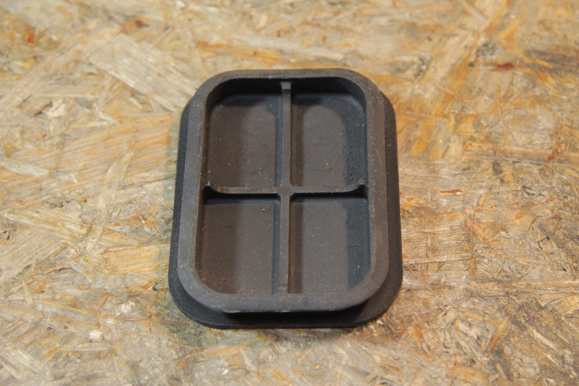 Original GM Opel Kappe Kupplungsgehäuse  90223920 Omega A , Senator B