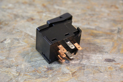 Original GM Opel Schalter Nebelschlussleuchte 90213292 Senator B