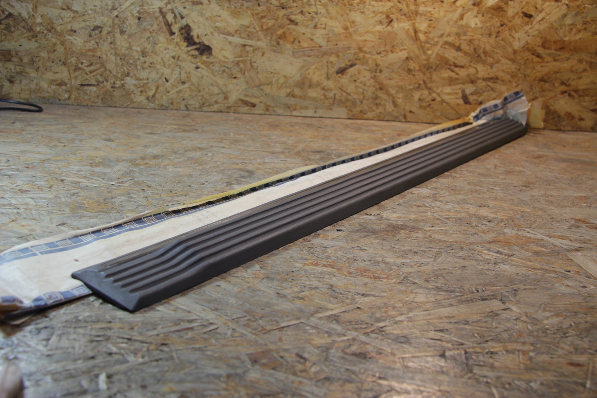 Original GM Opel Zierleiste grau, für die Tür vorn links, 90148333 Rekord E