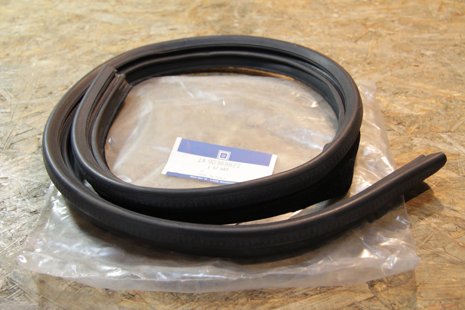 Original GM Opel Gummiabdichtung Tür rechts schwarz mit Flanschabdeckung Einstiegsverkleidung hinten Schloss Säule  903698...