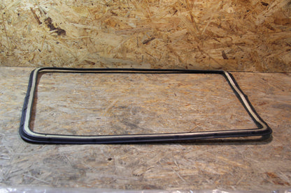 Original GM Opel GUMMIABDICHTUNG, SEITENWANDBELUEFTUNG HINTEN, RECHTS   90186656 Kadett E