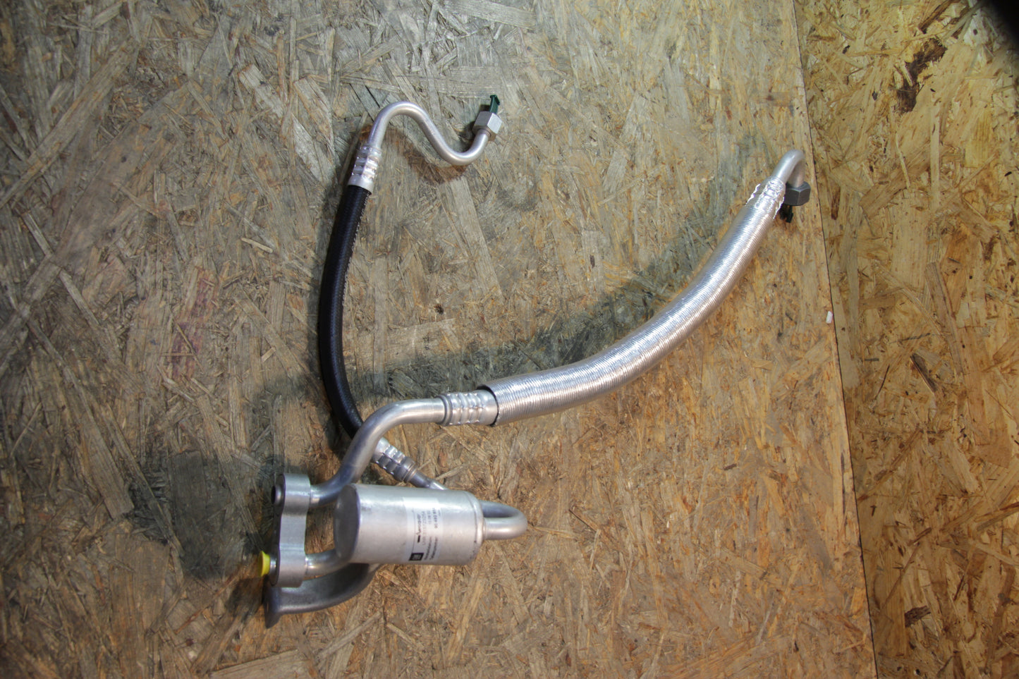 Original GM Opel Kältemittelrohr Akkumulator an Kompressor  90492854 Omega A , Senator B