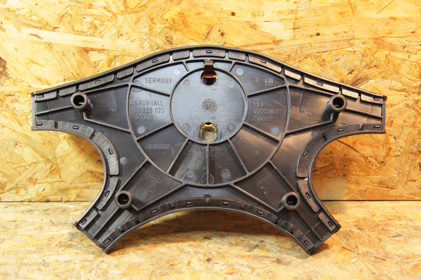 Original GM Opel Hupenknopf mit Signalhornkontakt für 4-Speichenlenkrad  90253220 Omega A