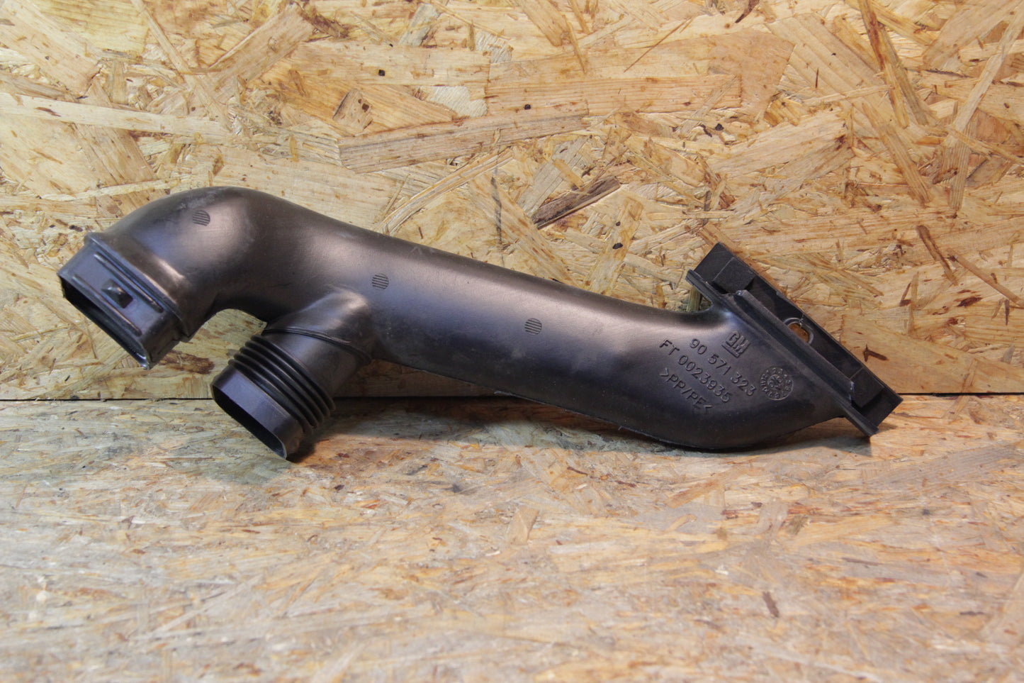 Original GM Opel Anschlussstutzen Rohr Luftreiniger  90571323 Corsa B