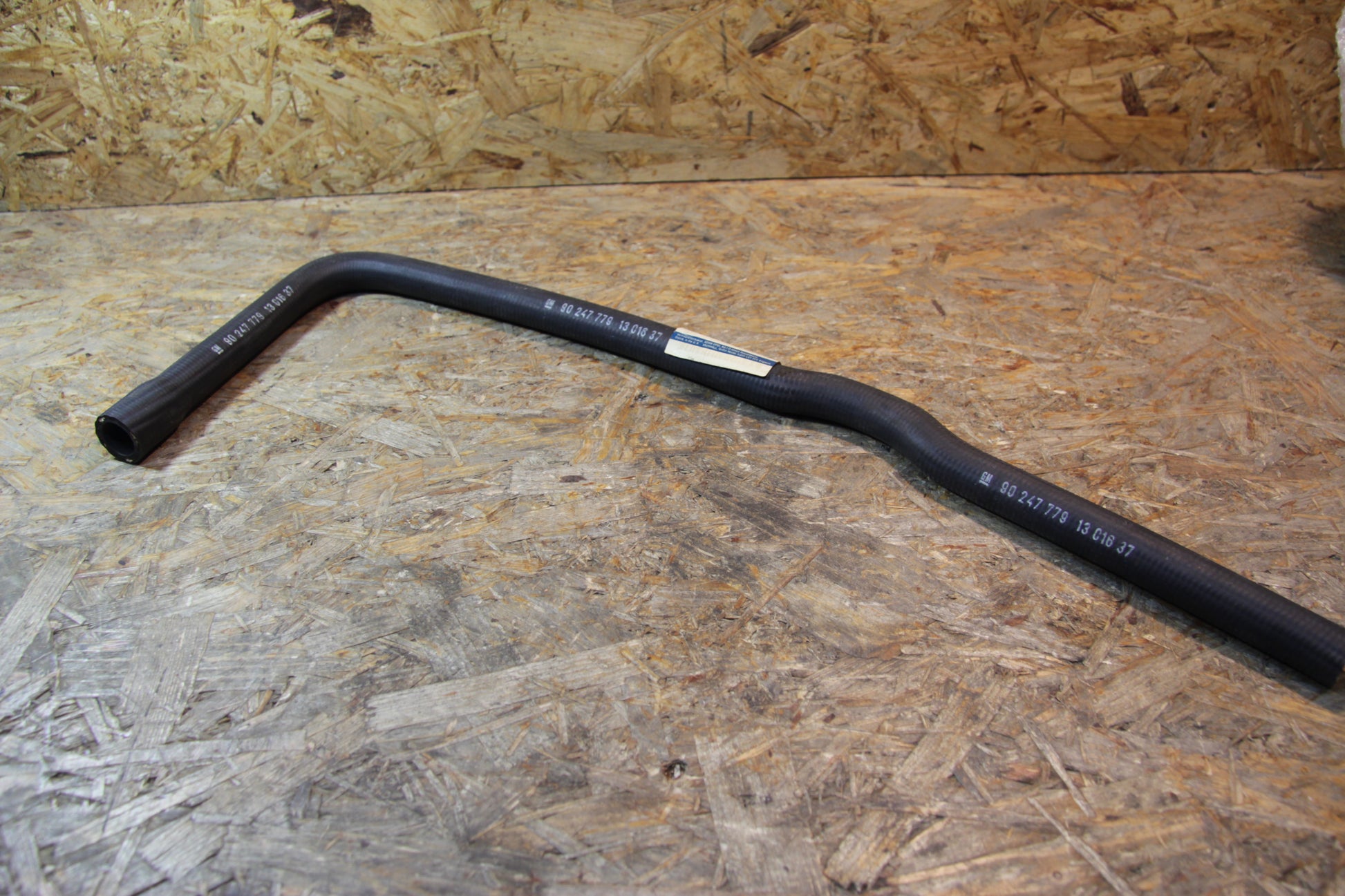Original GM Opel Schlauch Anschlussstück an Heizungsschlauch Länge 57 cm, 20 cm Biegung  90247779 Omega A , Senator B