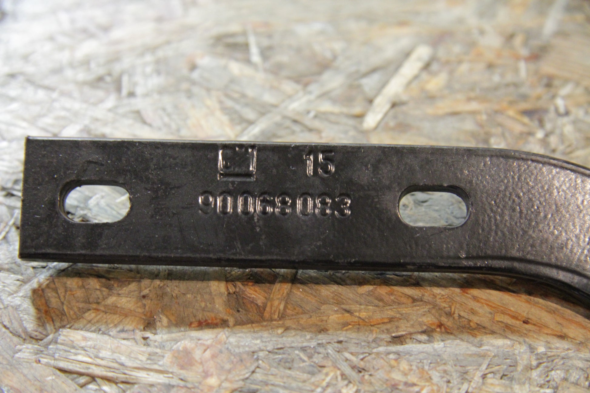 Original GM Opel Scharnierbügel für die Motorhaube links 90068083 Kadett D Neu