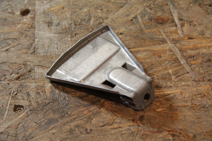 Original GM Opel Halter Heckleuchte unten links oder rechts  90191113 Kadett E Neu