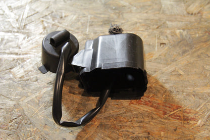 Original GM Opel Steckgehäuse Nebelscheinwerfer vorne 97805964 Monterey Neu