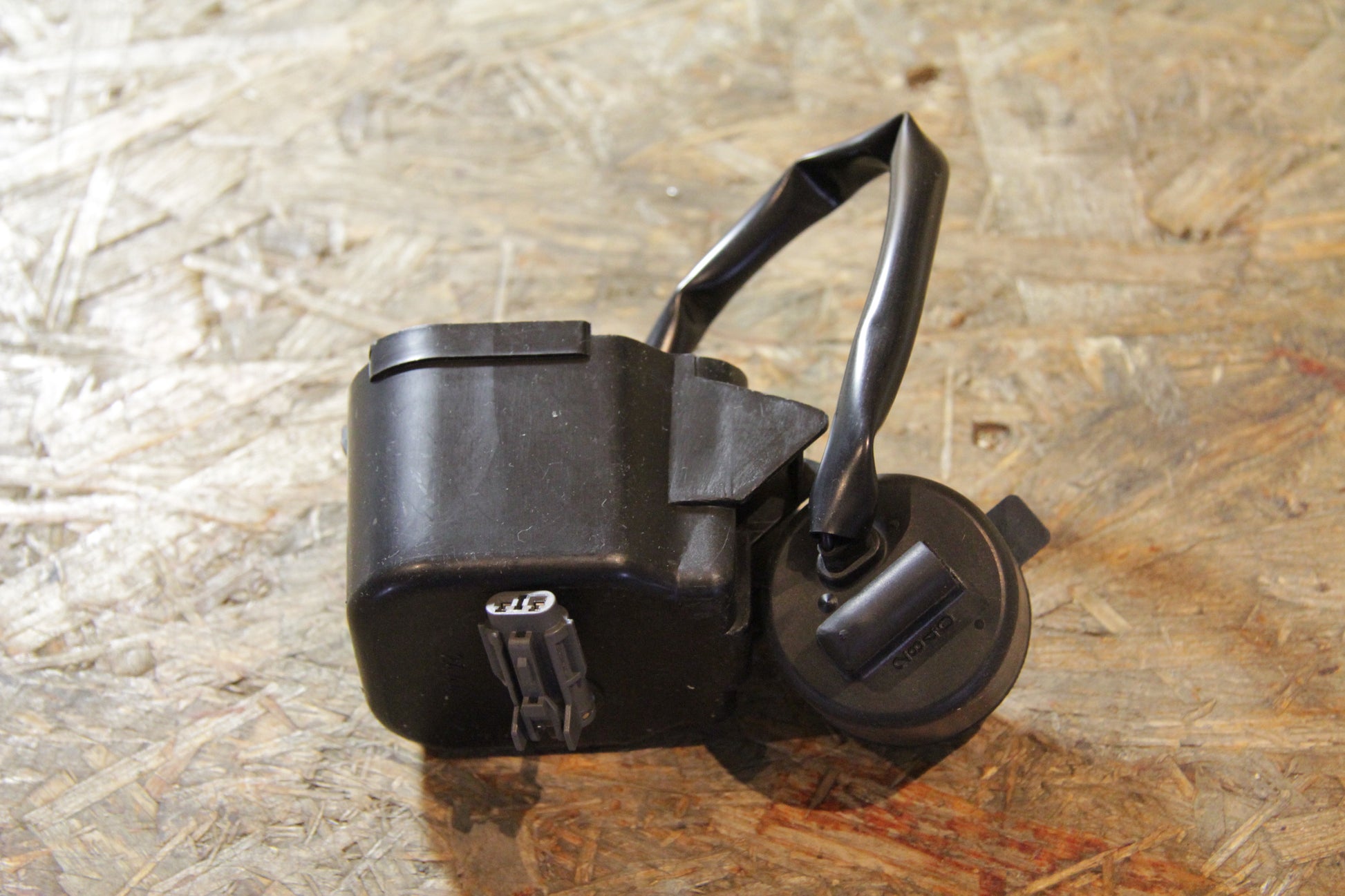 Original GM Opel Steckgehäuse Nebelscheinwerfer vorne 97805964 Monterey Neu