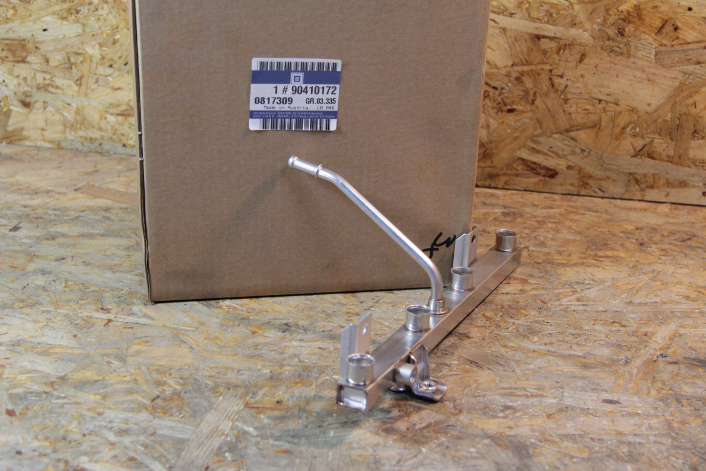 Original GM Opel Verteilerrohr Einspritzventile  90410172 Astra F , Astra F Cabrio , Corsa A Neu