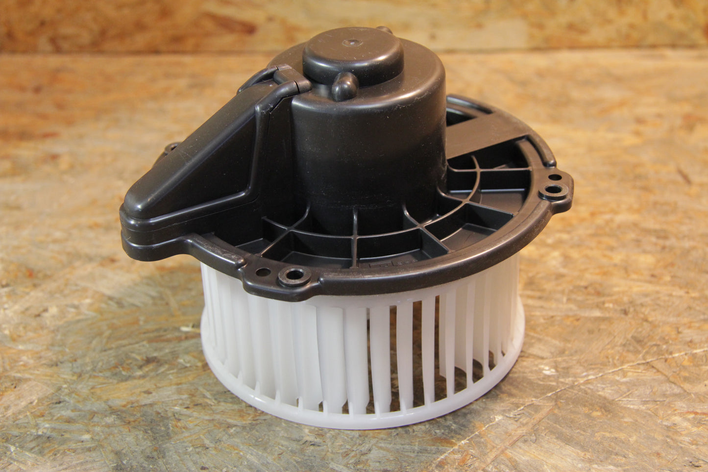 Original GM Opel Lüftermotor Heizung mit Lüfterrad 97231635 Campo Neu