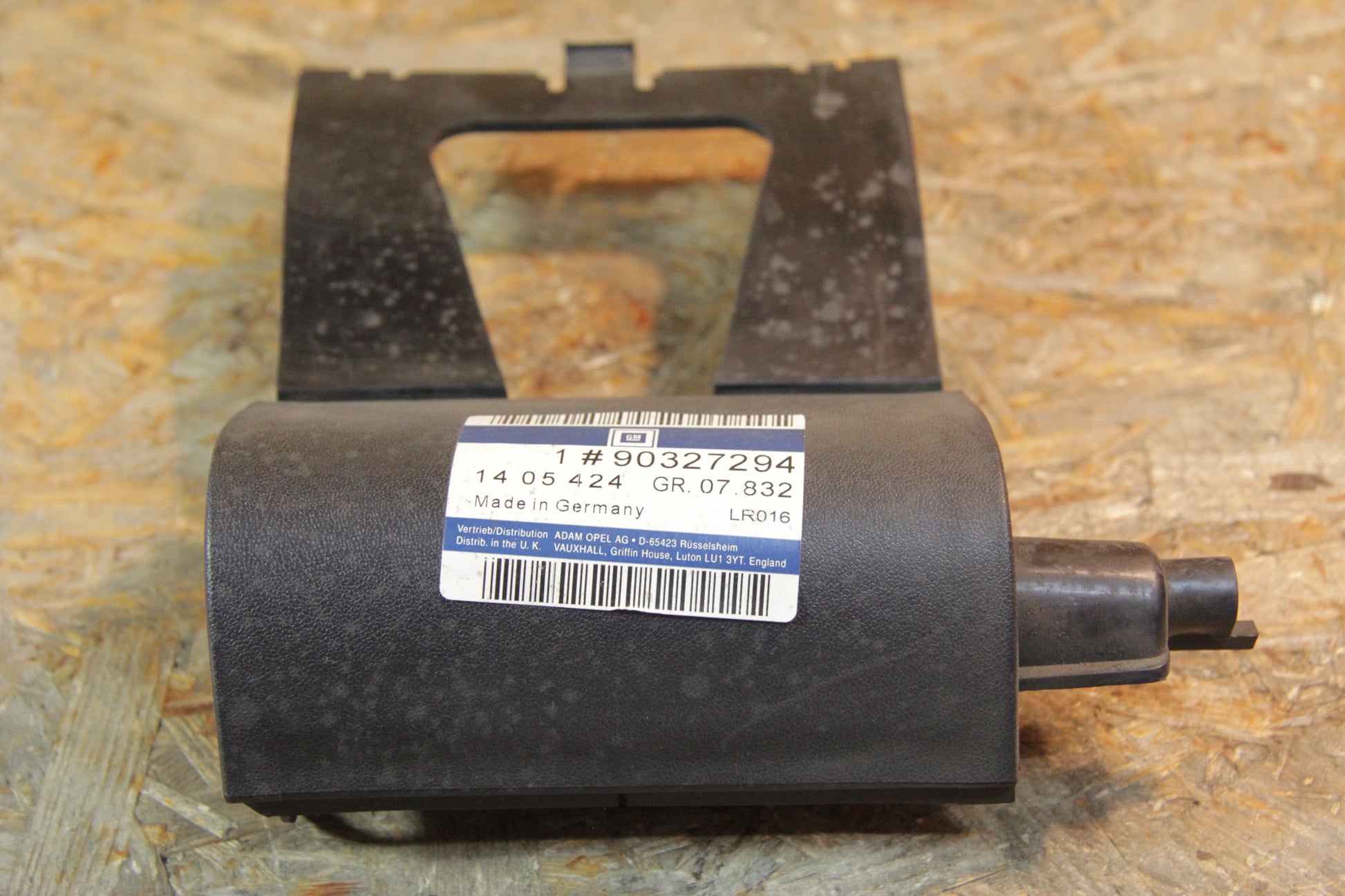 Original GM Opel Abdeckung Abschleppöse unten schwarz 90327294 Omega A Neu