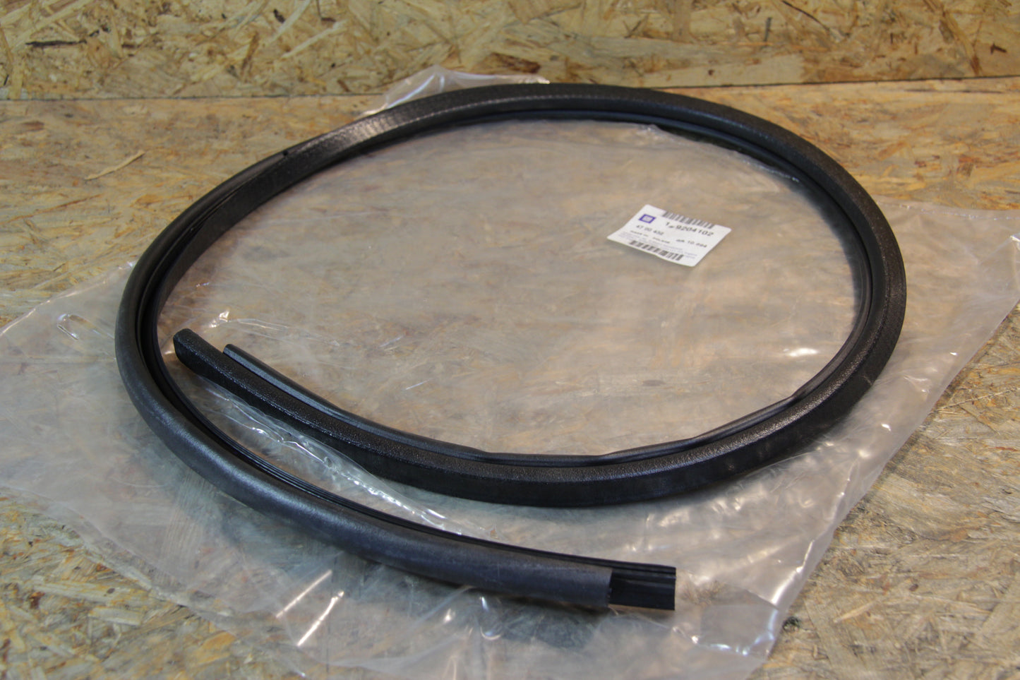 Original GM Opel Gummiabdichtung Hintertür  (Oberteil links und rechts verwendbar) 9204102 Agila A Neu