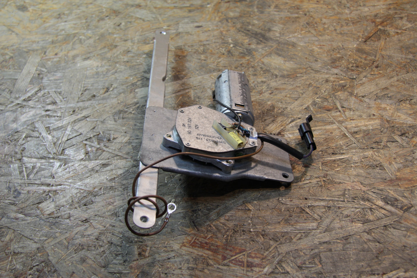 Original GM Opel Wischermotor Rückwandtür links  90197824 Kadett E Neu