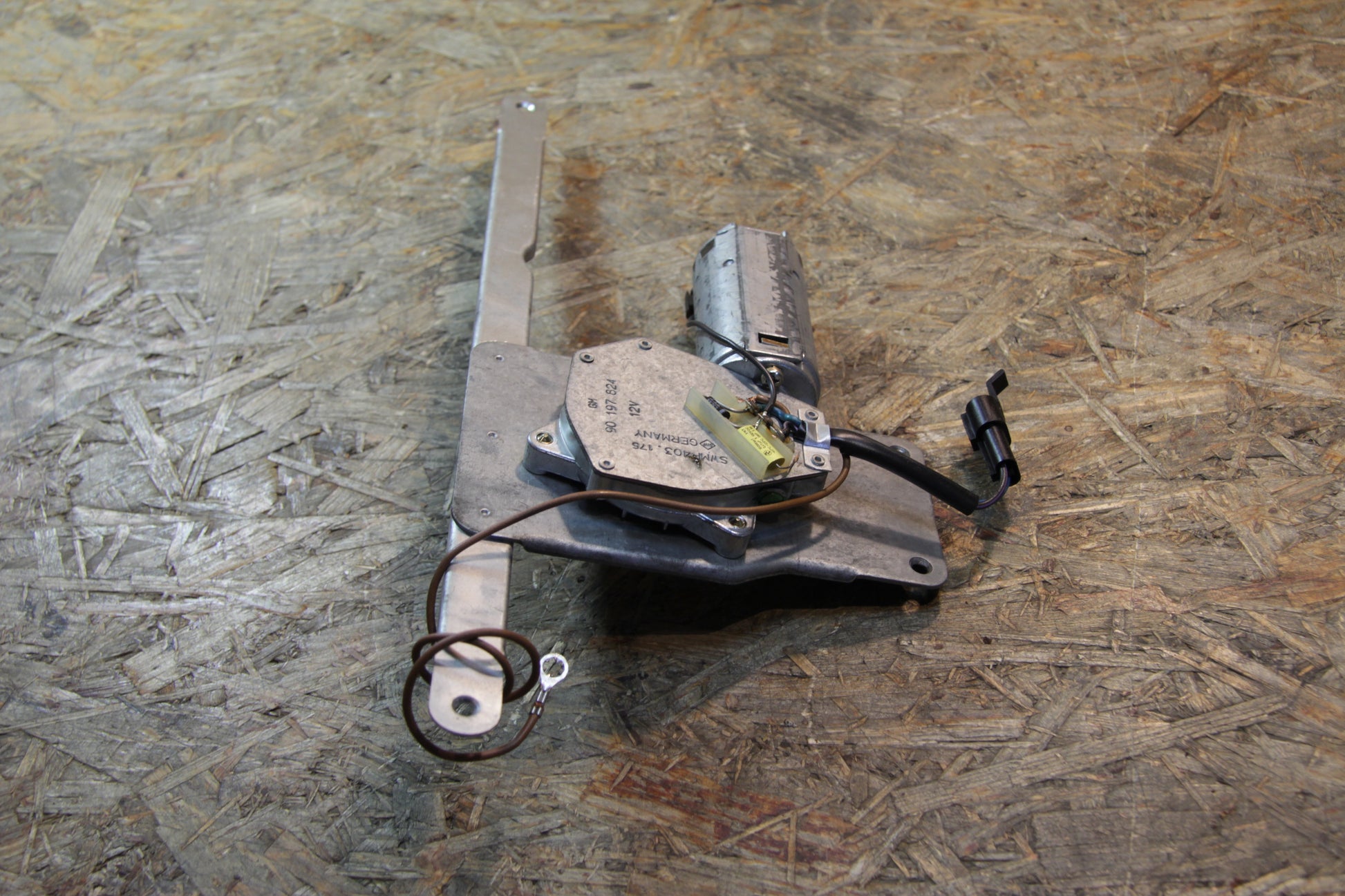 Original GM Opel Wischermotor Rückwandtür links  90197824 Kadett E Neu