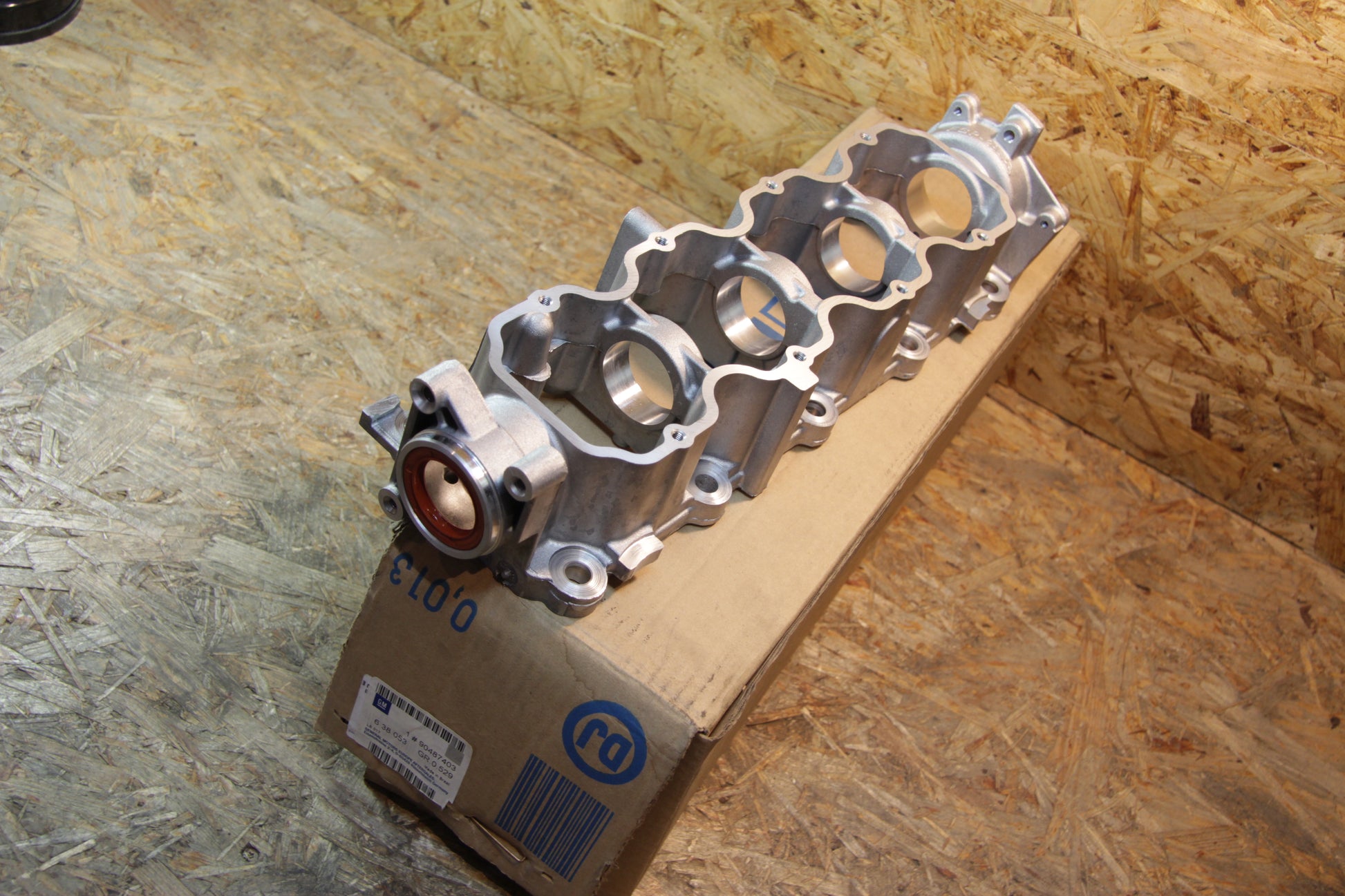 Original GM Opel Nockenwellengehäuse  90487403 Frontera , Frontera A , Omega B , Vectra B Neu