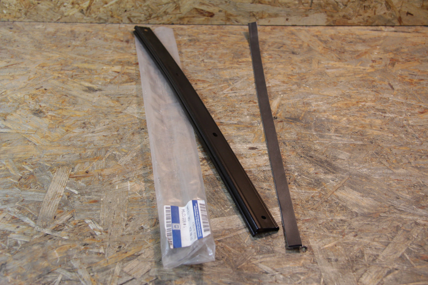 Halteschiene Gummiabdichtung vorne rechts (Faltdach)