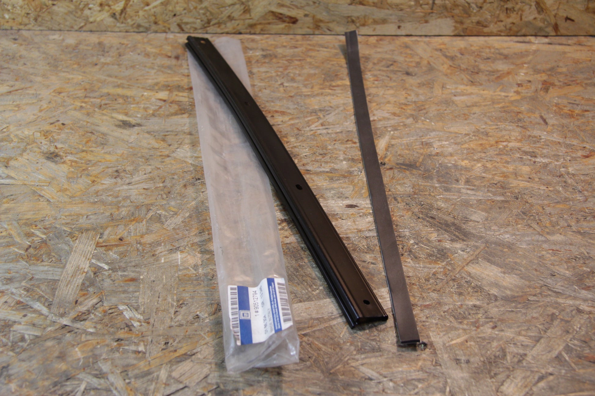 Halteschiene Gummiabdichtung vorne rechts (Faltdach)