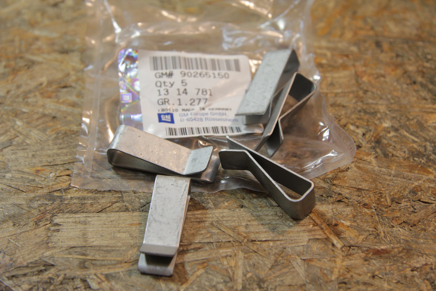 Klemme / Clip Lufttrichter an Kühler