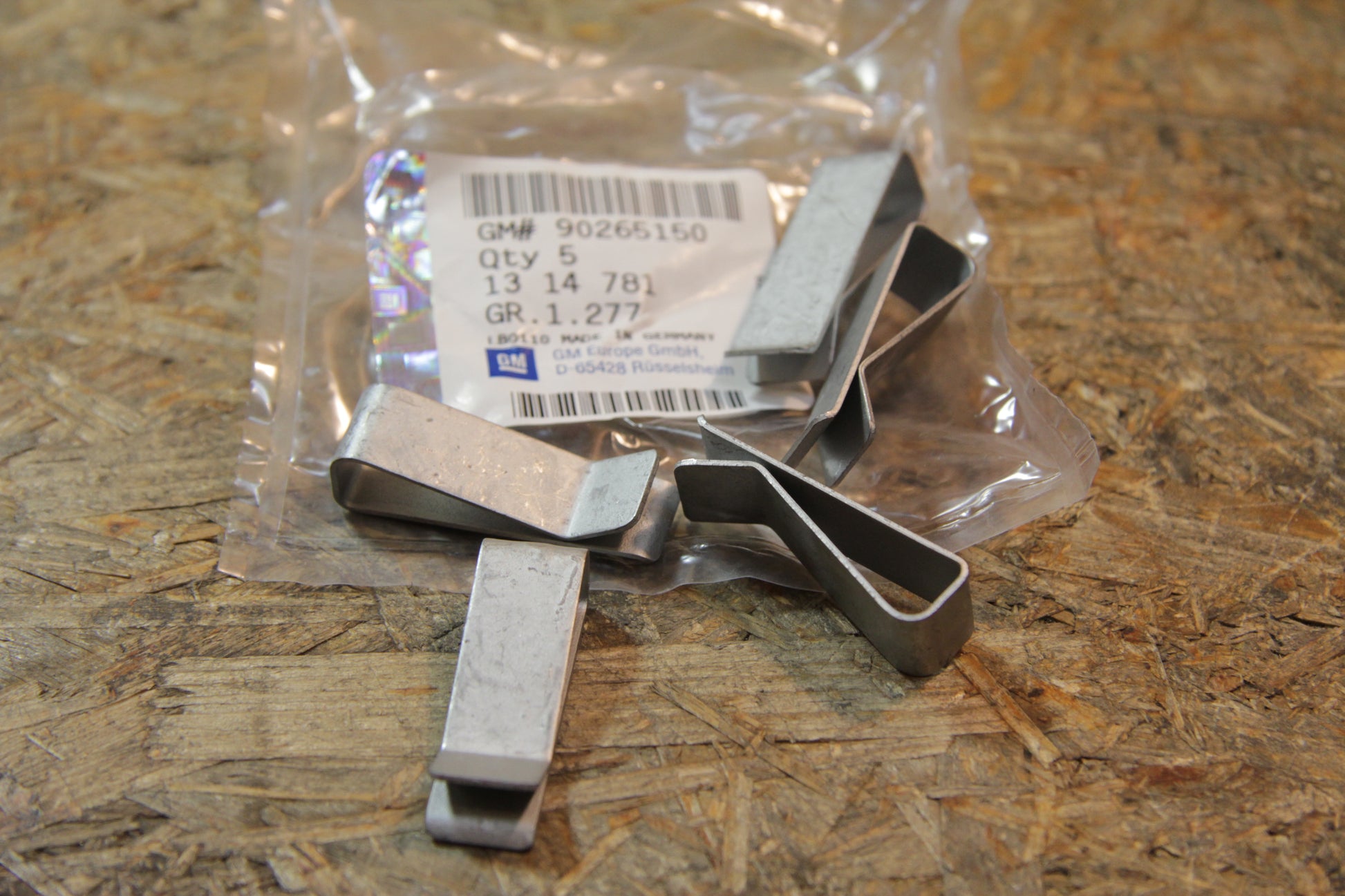 Klemme / Clip Lufttrichter an Kühler