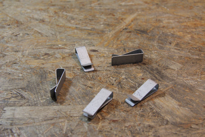Klemme / Clip Lufttrichter an Kühler