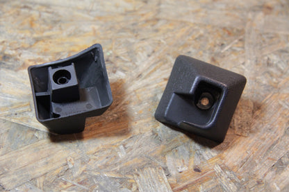Halter Laderraumabdeckung mitte links