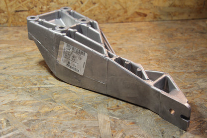 Original GM Opel Halter Motoraufhängung vorne rechts 90497235 Vectra B