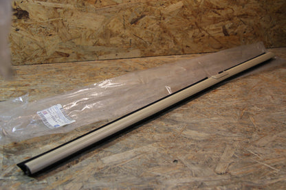 Original GM Opel Fensterschachtabdichtung innen rechts dunkelbeige Farbcode: 109, 207 90311246 Omega A