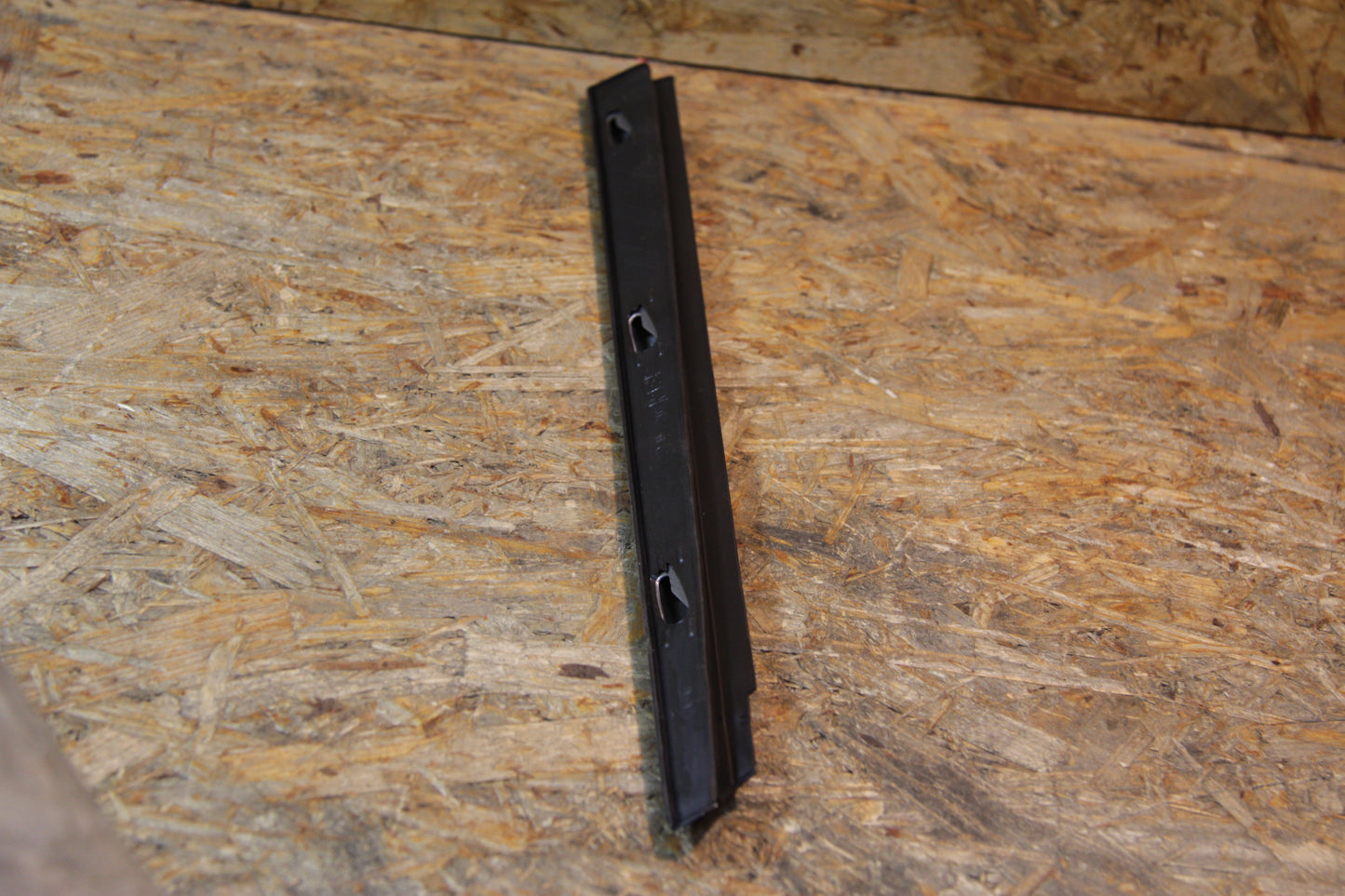 Original GM Opel Zierleiste Seitenwandfenster unten rechts grau  90331924 Omega A