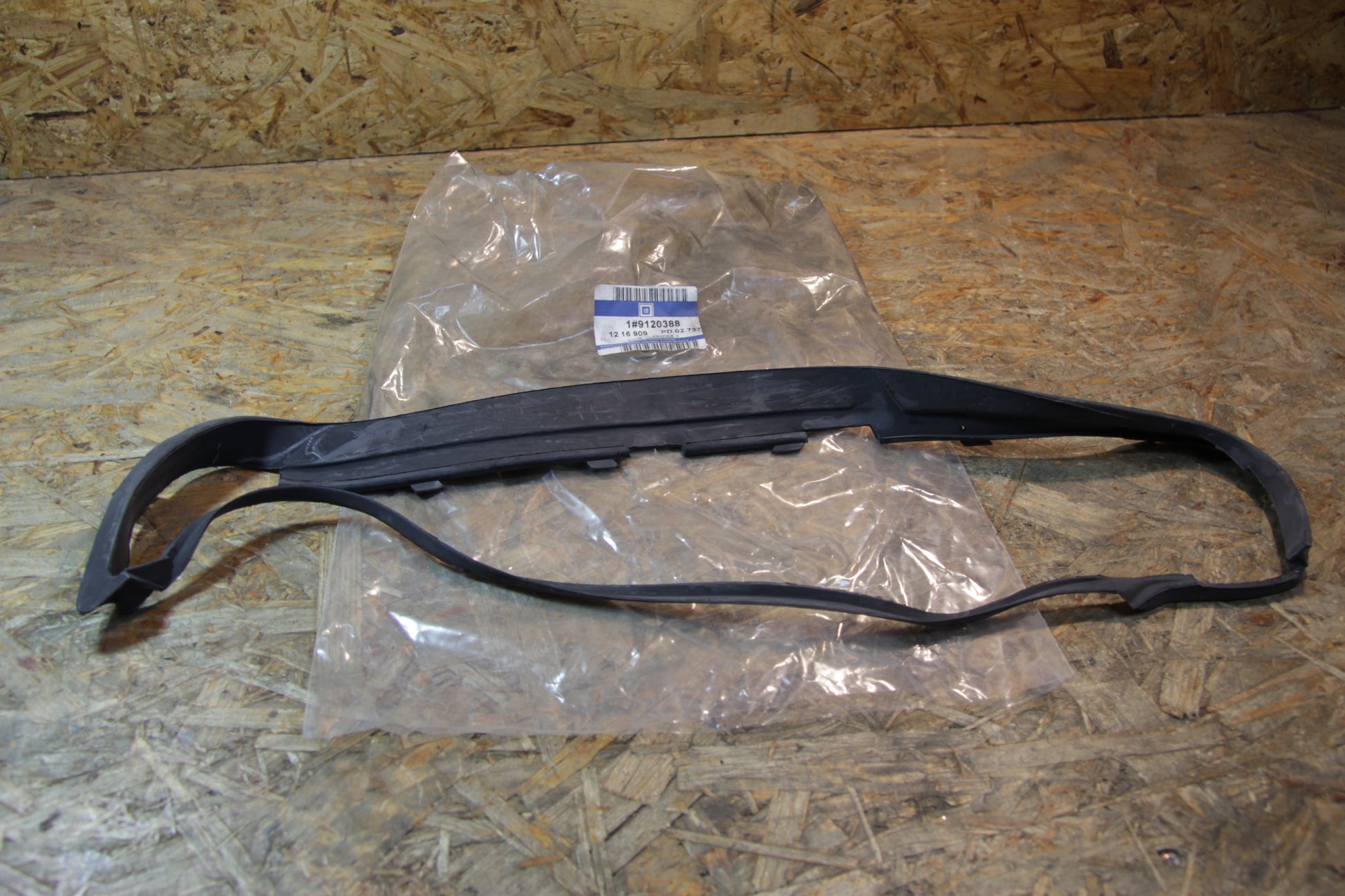 Original GM Opel Abdichtung Scheinwerfer Bosch/Valeo Xenon an Frontverkleidung links  9120388 Vectra B