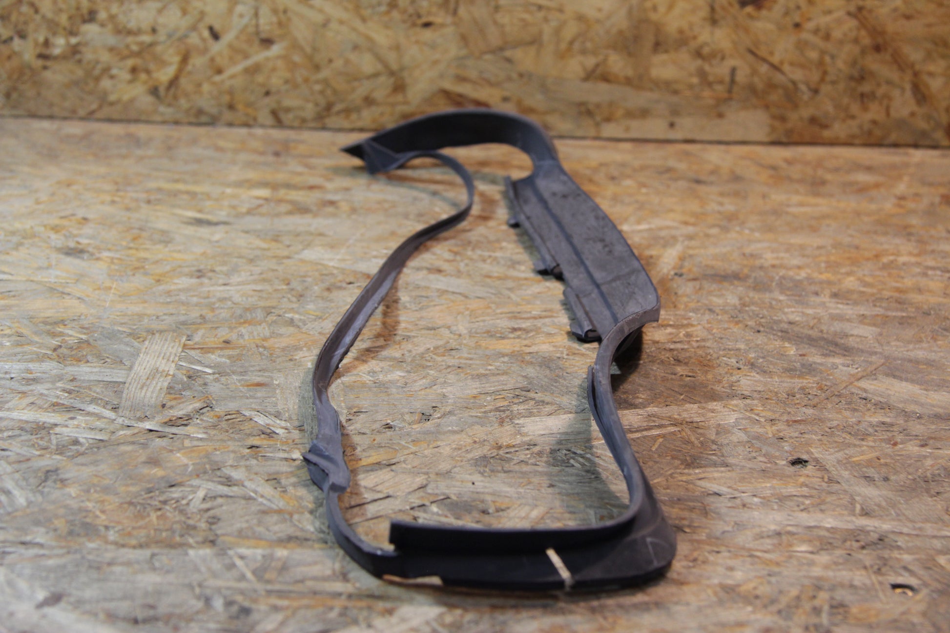 Original GM Opel Abdichtung Scheinwerfer Bosch/Valeo Xenon an Frontverkleidung links  9120388 Vectra B