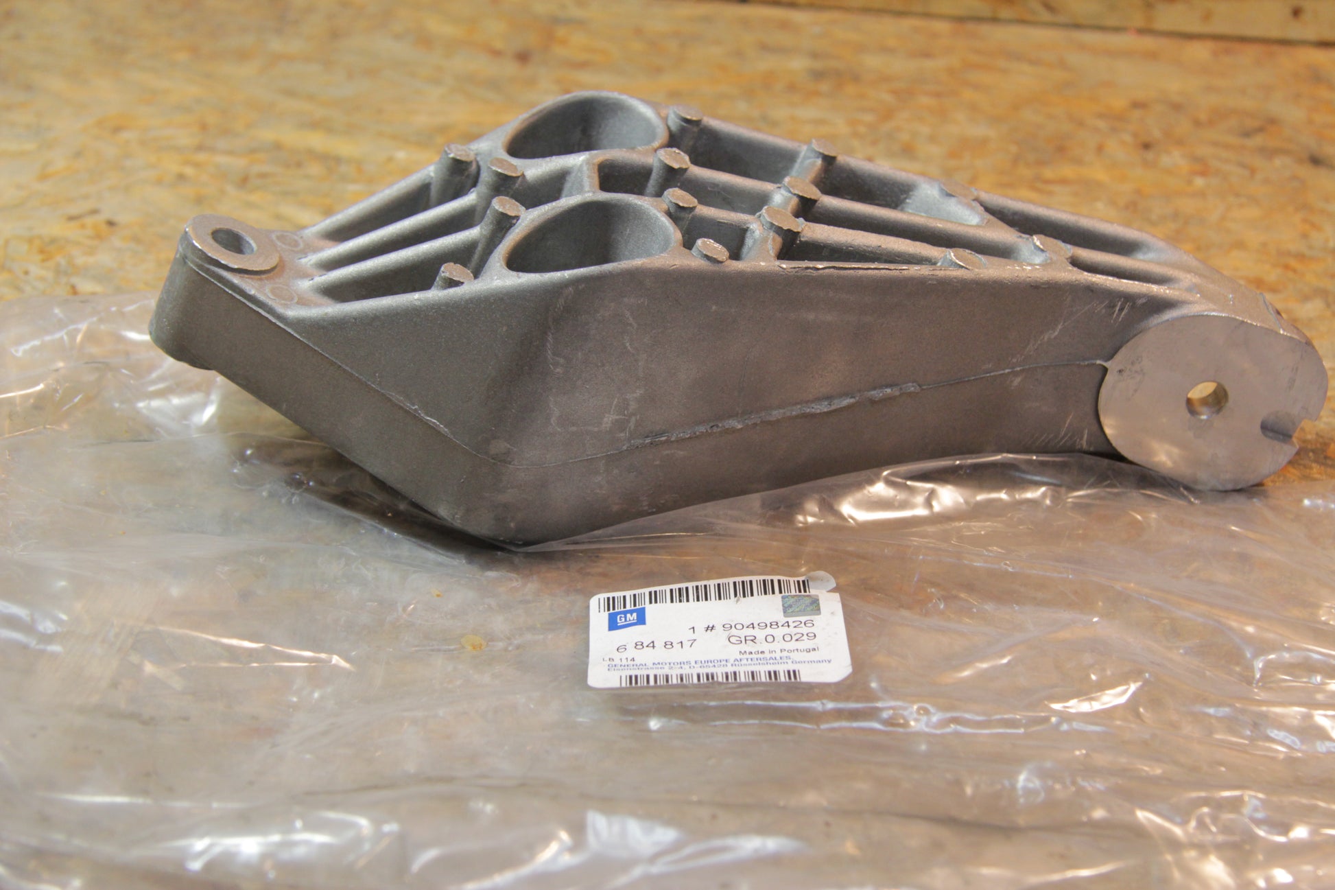 Original GM Opel Motorhalter vorne links  90498426 Vectra B