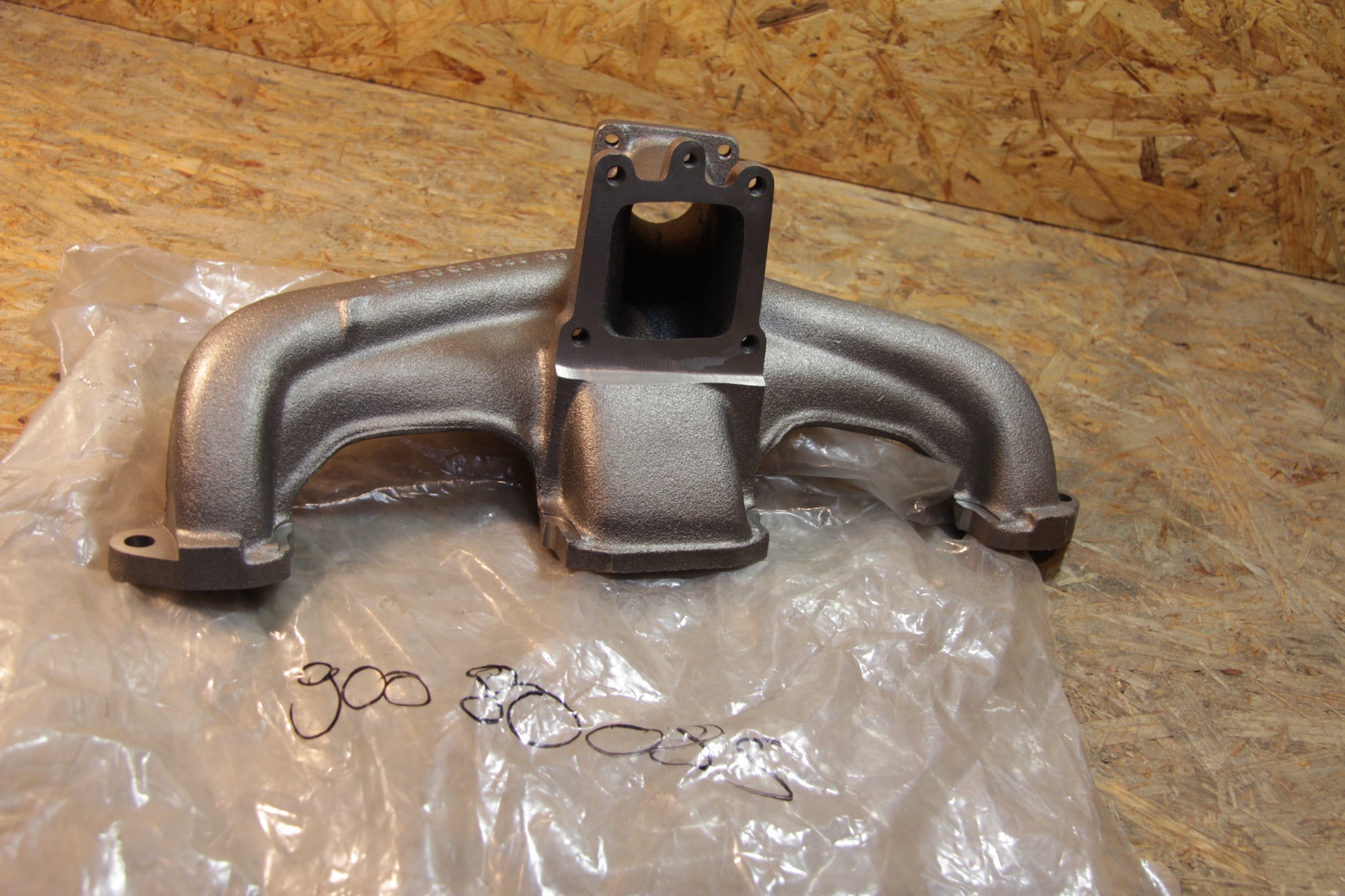Original GM Opel Auspuffkrümmer Rekord E Ascona B Manta B 90080085 Ascona B , Manta B , Rekord E