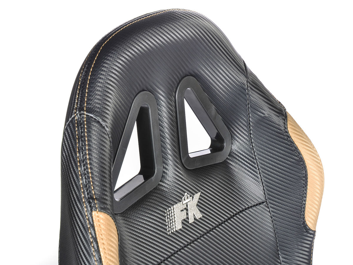 FK Gamesitz Spielsitz Rennsimulator eGaming Seats Suzuka schwarz/gold Carbonlook mit Teppich