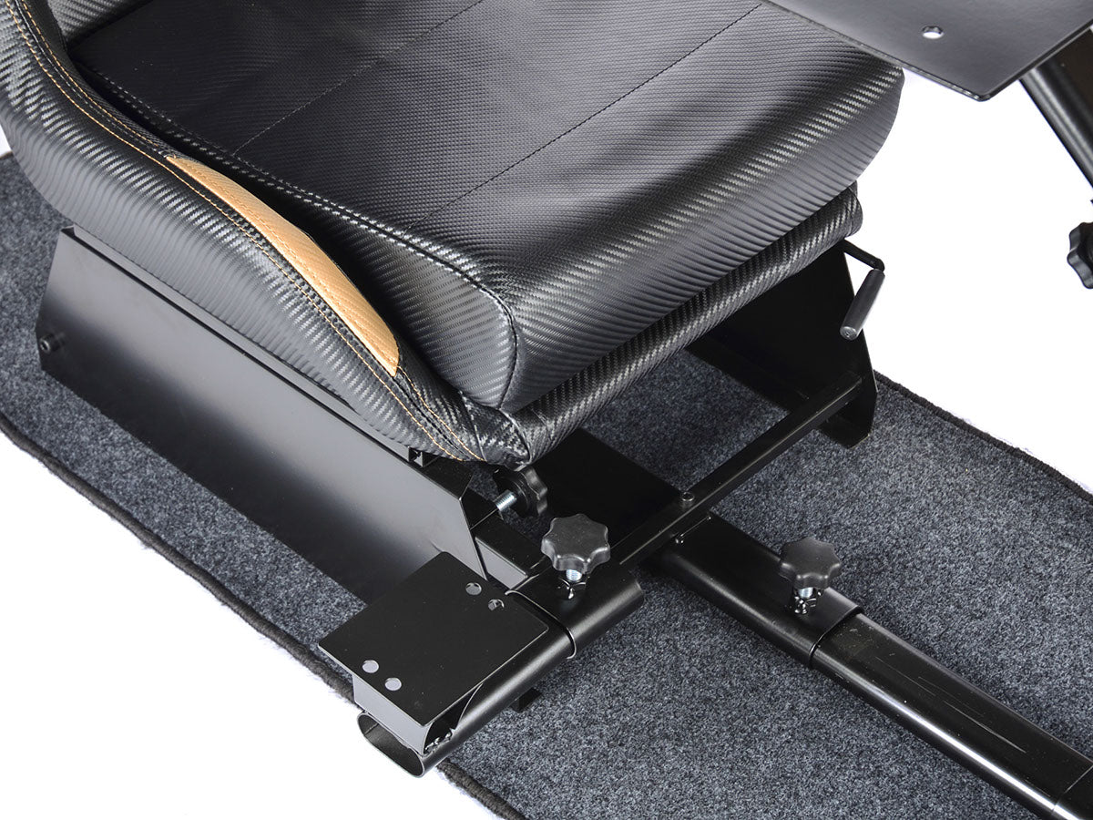 FK Gamesitz Spielsitz Rennsimulator eGaming Seats Suzuka schwarz/gold Carbonlook mit Teppich