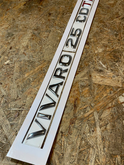Original GM Opel Vivaro Emblem hinten Neu
