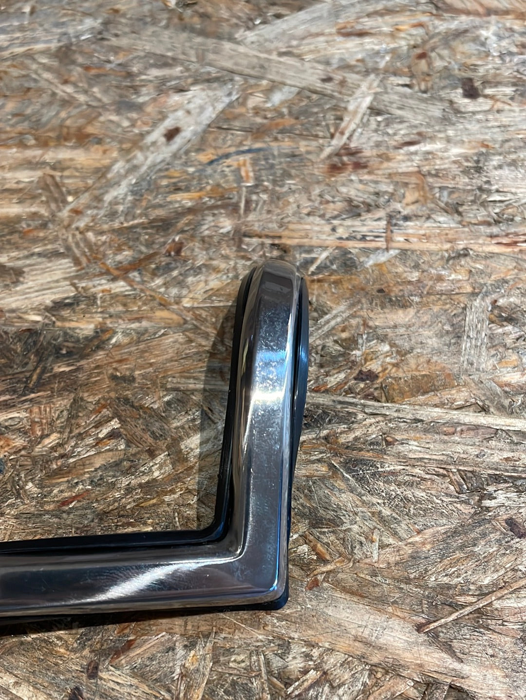 Original GM Opel Ascona C Zierleiste Seitenwand hinten senkrecht rechts Neu