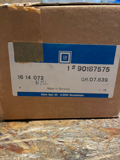 Original GM Opel Kadett E Stoßstangenhalterset hinten Neu