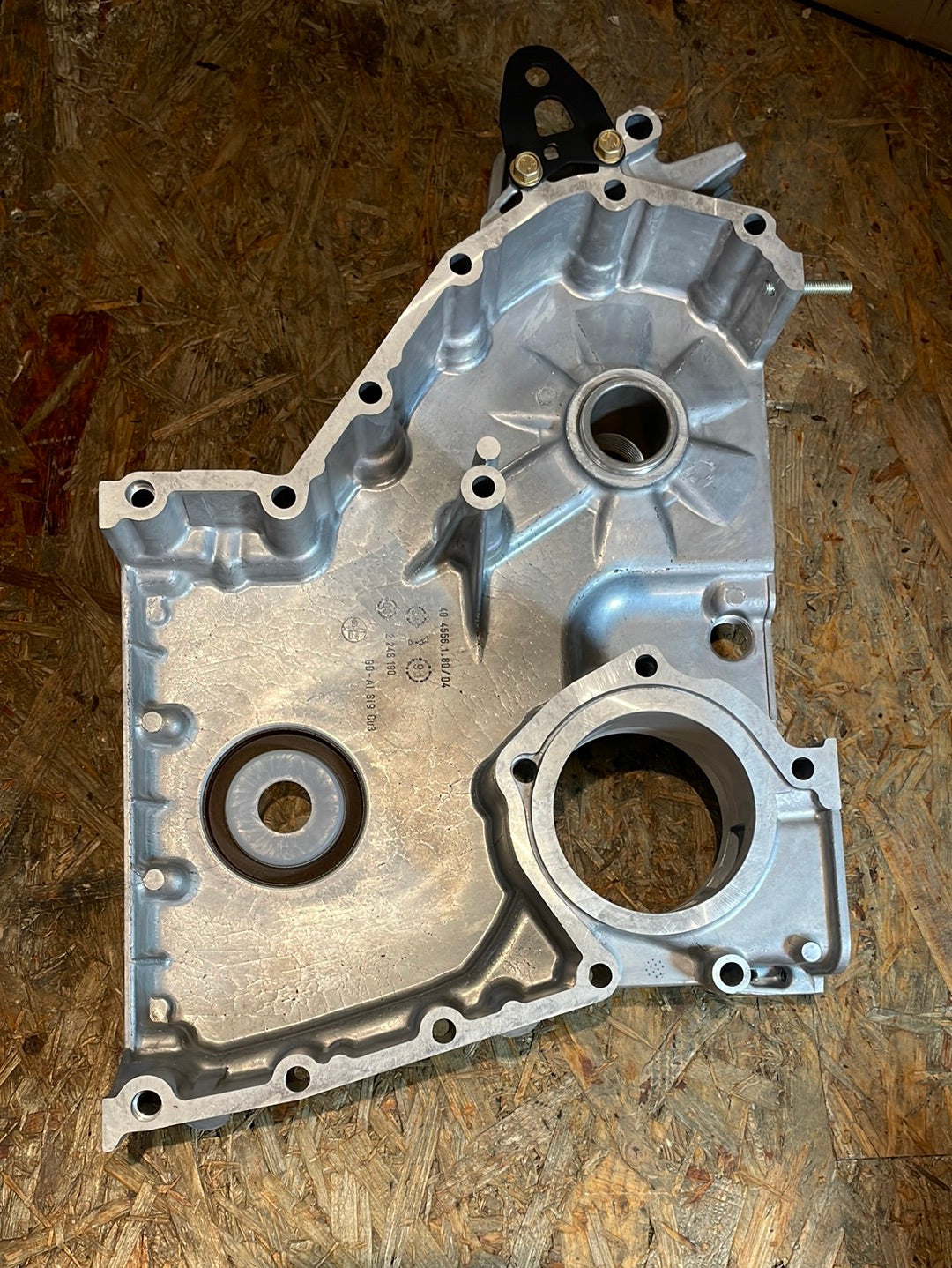 Original GM Opel Omega B 2,5 TD Steuergehäuse Stirndeckel Neu