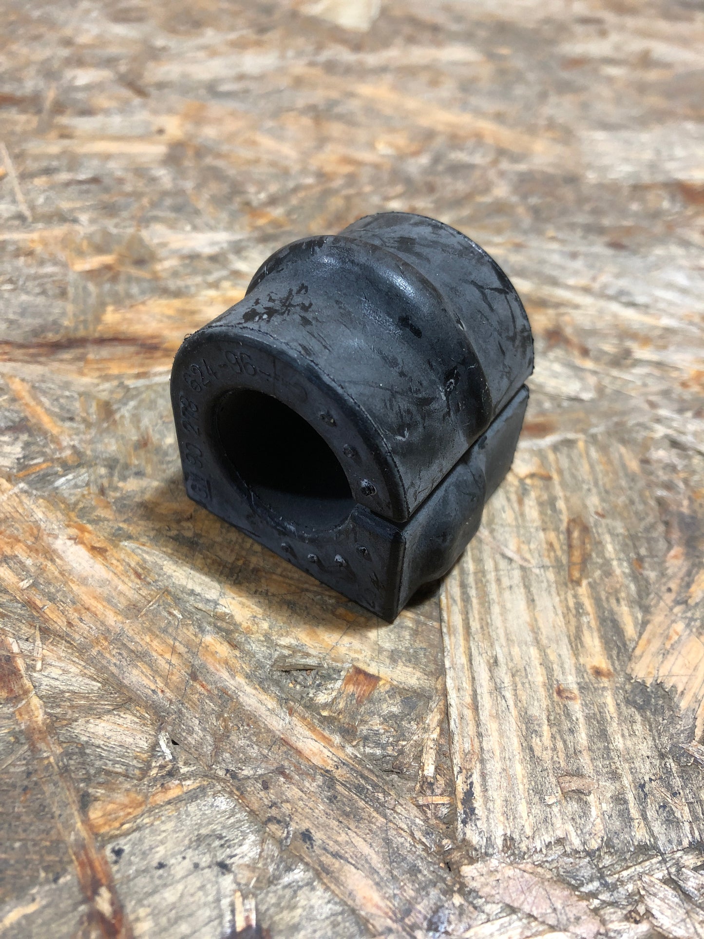 Original GM Opel Omega A Lagerung Stabilisator Neu