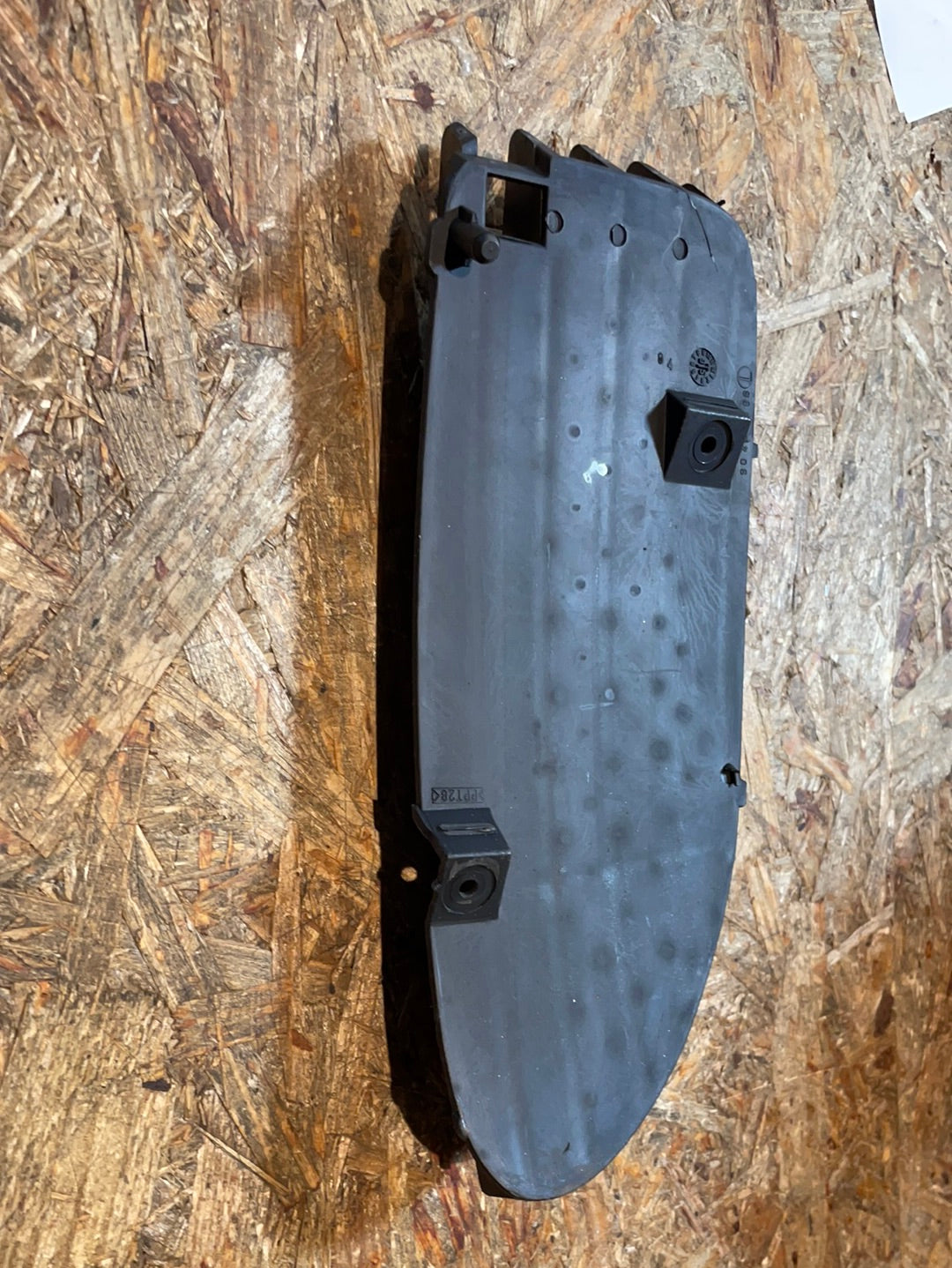 Original GM Opel Omega B Lüftungsgitter vorne links Stoßstange Neu
