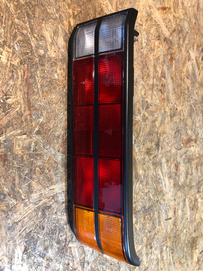 Original GM Opel Rekord E Rückleuchte Rechts Schwarz Neu