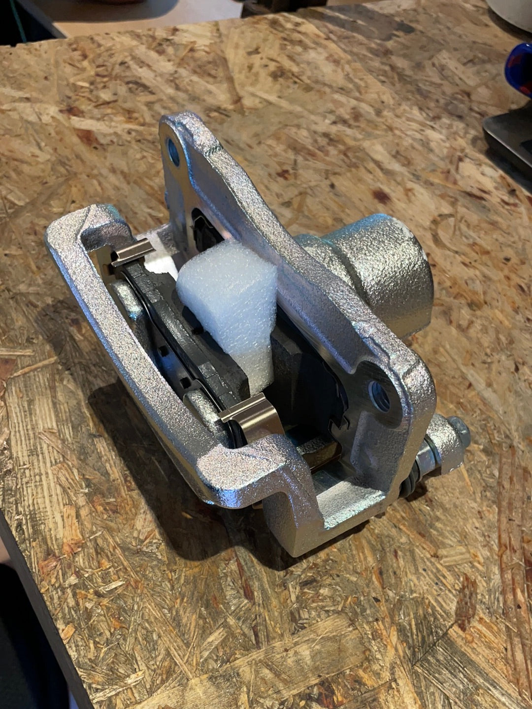 Original GM Opel Antara Bremssattel hinten rechts Neu