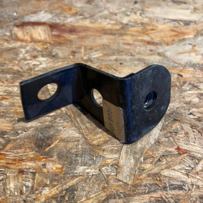Original GM Opel Rekord B Halter Stoßstange hinten rechts Neu