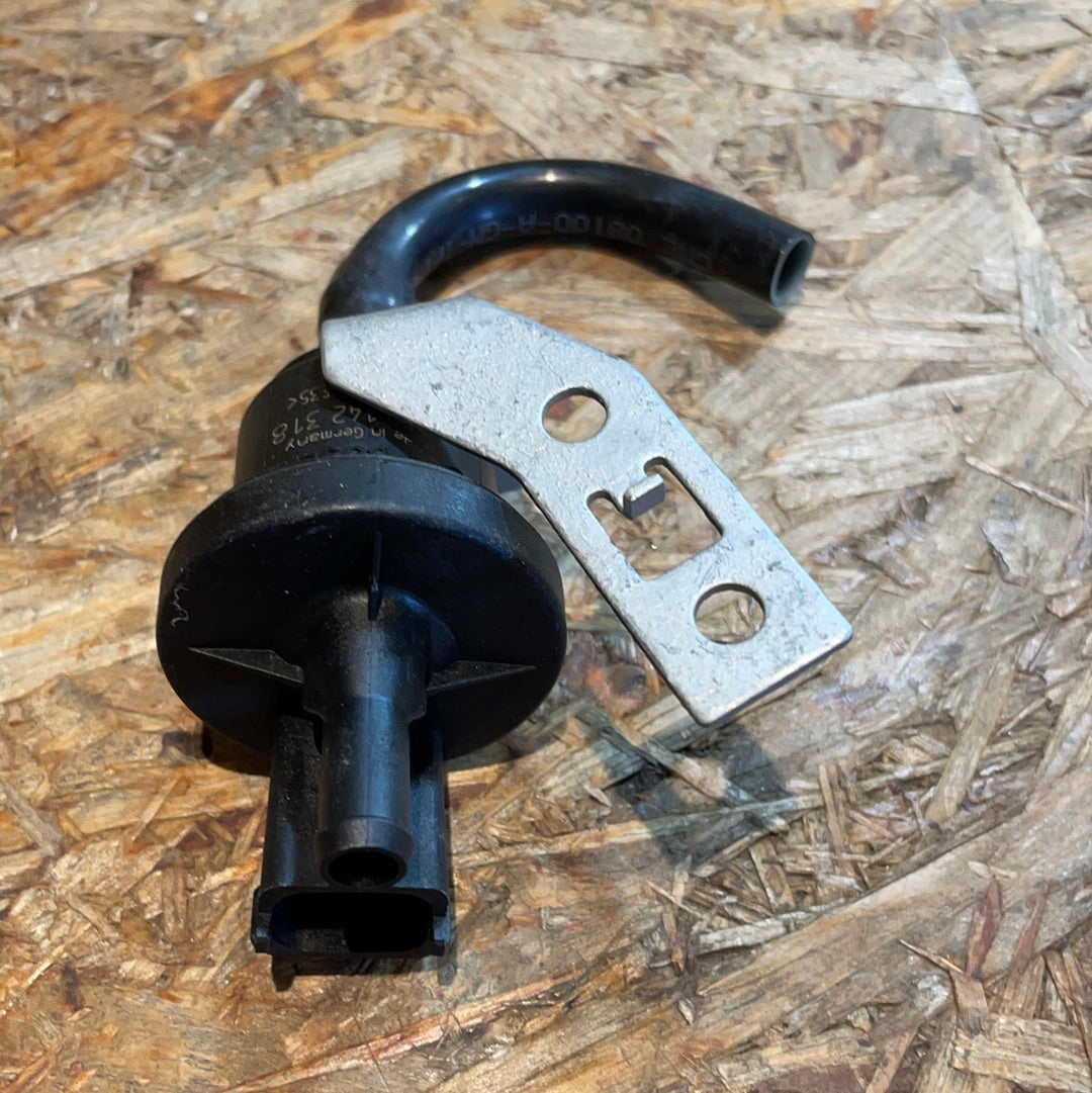 Original GM Opel Corsa B Tigra A Astra G X10XE X12XE Ventil Verdampfungskontrolle Neu