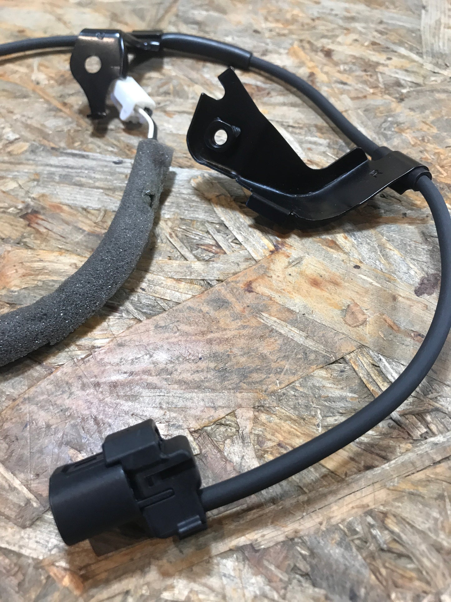 Toyota Avensis Verso 01-09 ABS-Sensor hinten rechts NEU